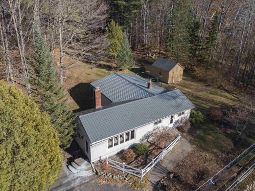 11 Bow Bog Rd, Concord NH 03304-4001 exterior