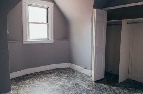 288 201st St, Bronx NY 10458-2204 exterior