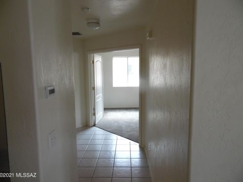 9692 Paseo Del Tornasol, Tucson AZ 85747-5033 exterior