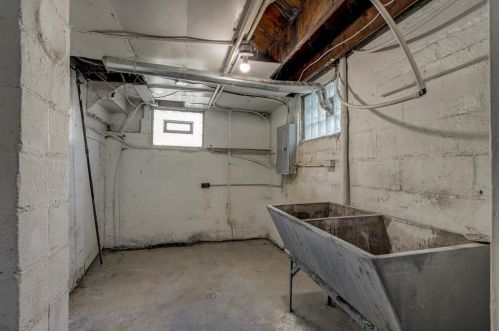 5808 38th St, Milwaukee WI  53209-4024 exterior