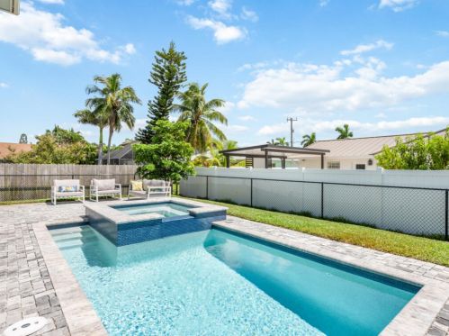 132 Jamaica Dr, Naples FL exterior