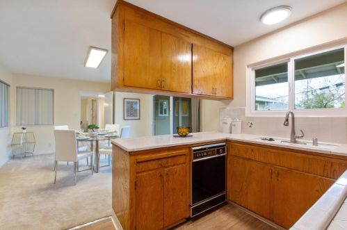 1133 Saratoga Ave, San Jose CA 95129-2333 exterior