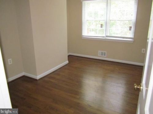 1160 Wimbledon Dr, Mc Lean VA  22101-2938 exterior