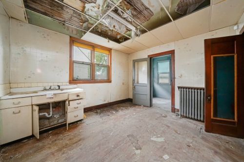 11736 State St, Chicago IL 60628-6135 exterior