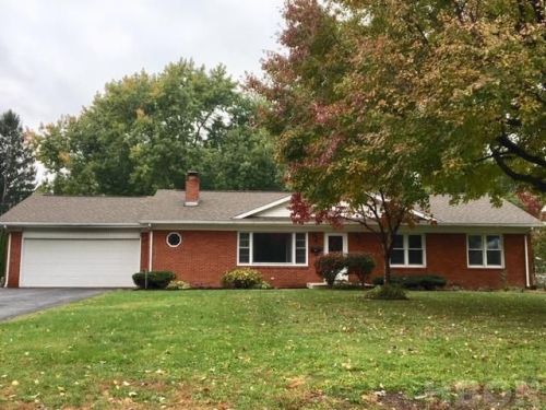 1818 Westview Dr, Findlay, OH 45840-6572