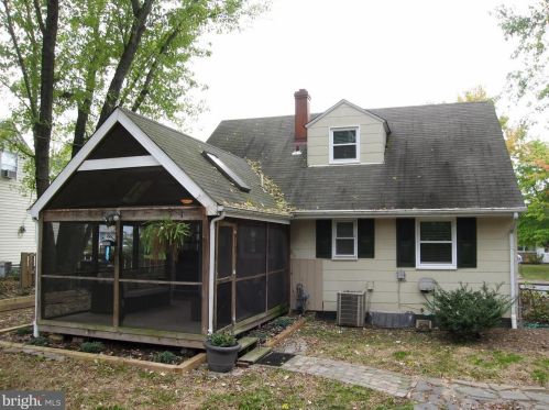 6621 Cavalier Dr, Alexandria VA 22307-1307 exterior