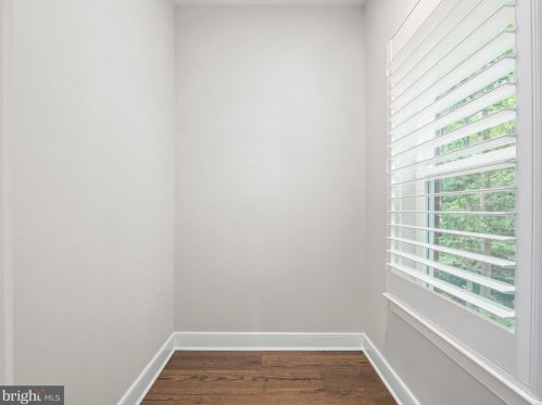 10346 Grosvenor Pl, Rockville MD 20852 exterior