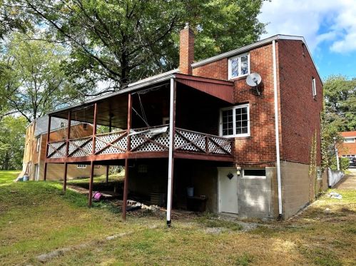 327 Elias Dr, Pittsburgh PA 15235-1710 exterior