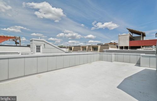 854 Leithgow St, Philadelphia PA 19123-2127 exterior