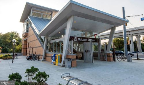 1808 Old Meadow Rd, Mc Lean VA 22102-1825 exterior