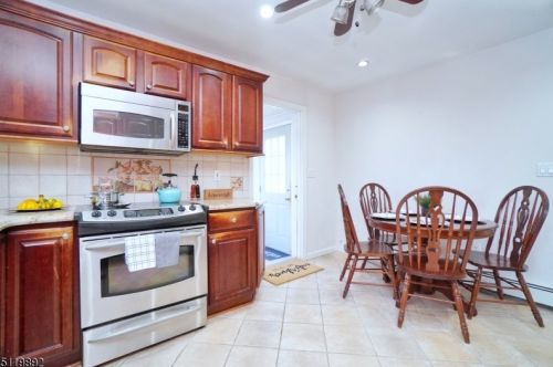 80 Howard St, Perth Amboy NJ 08861-1525 exterior