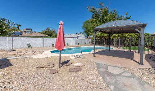 10838 38 St, Phoenix AZ 85018-5830 exterior