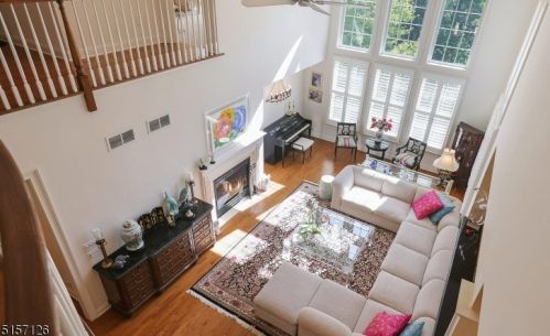 10 Lara Pl, Warren NJ 07059-3007 exterior