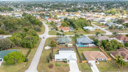 489 College Park Rd, Fort Pierce FL  34953-6224 exterior