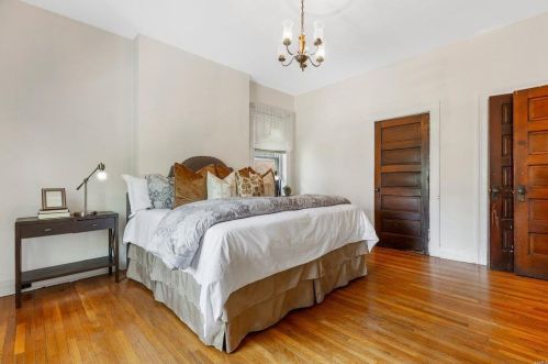 5226 Washington Pl, Saint Louis MO 63108-1116 exterior