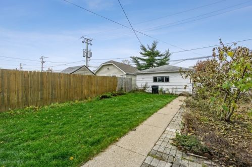 3240 Oriole Ave, Chicago IL 60634-3249 exterior