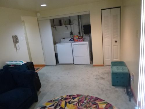 211 Pine Ct, Pittsburgh PA 15237-2634 exterior