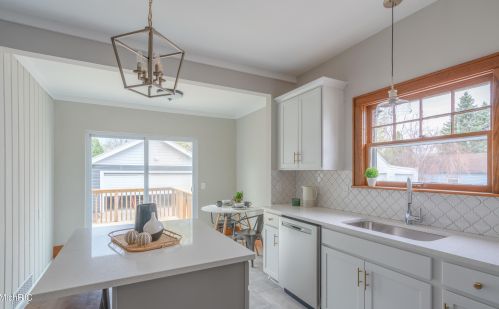 146 Travis St, Grand Rapids MI 49505-4638 exterior