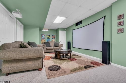 26 Francis Dr, Bridgewater NJ  08807-5714 exterior