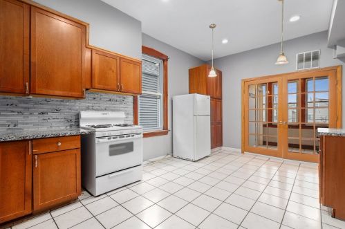 2710 Lawndale Ave, Chicago IL 60655-3312 exterior