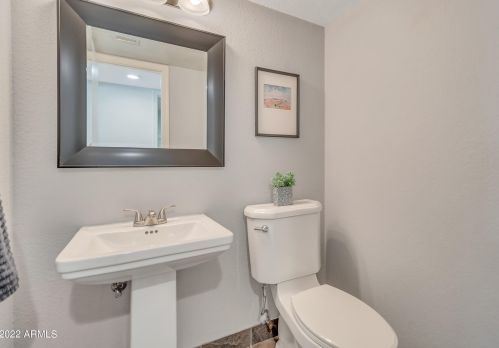 16201 42nd St, Phoenix AZ  85048-7401 exterior