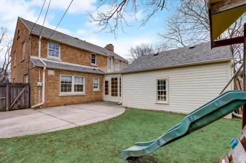 6405 Lk Dr, Milwaukee WI 53217-4229 exterior