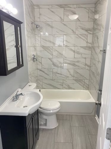 6445 Claremont Ave, Chicago IL 60645-1569 exterior