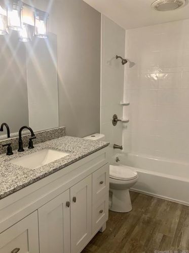 51 Crystal Lk Rd, Ellington CT 06029-2811 exterior