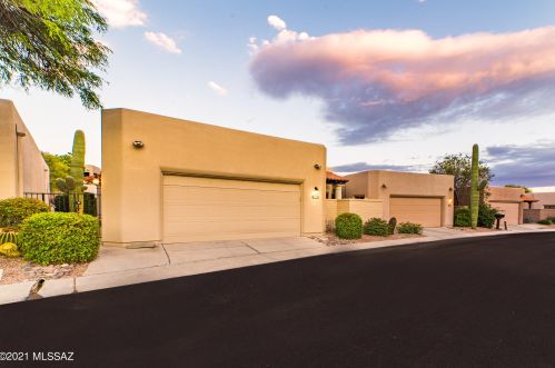 5860 Bright Star Dr, Tucson AZ  85718-3429 exterior