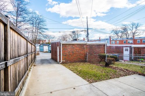 5227 New Hampshire Ave, Washington DC 20011-6631 exterior