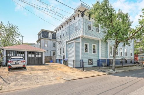 123 Almy St, Providence RI  02909-1501 exterior