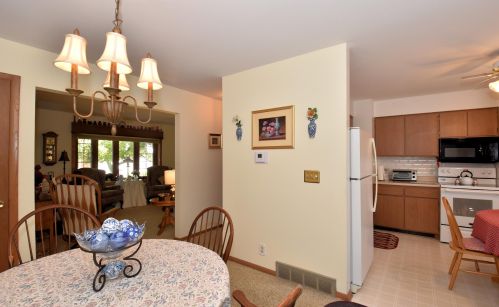 4937 Colonial Ct, Milwaukee WI exterior