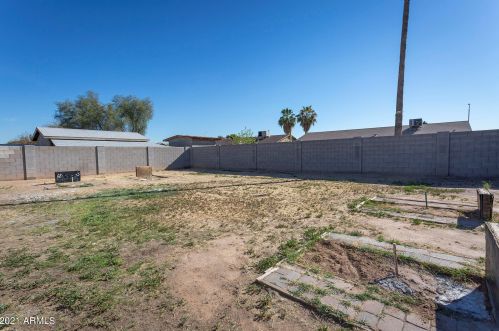 1621 73 Ave, Phoenix AZ 85033-1325 exterior