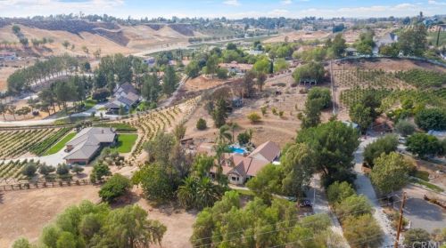 38325 De Portola Rd, Temecula CA 92592-8984 exterior