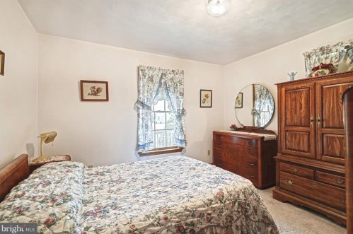 109 Wheaton Dr, Littlestown PA 17340-1357 exterior