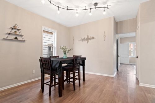 2812 8th St, Milwaukee WI 53215-3933 exterior