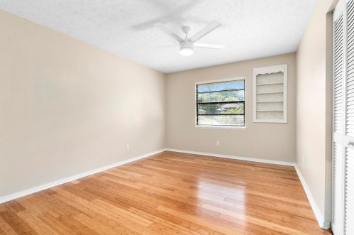 6004 Bamboo Dr, Fort Pierce FL 34982-3776 exterior