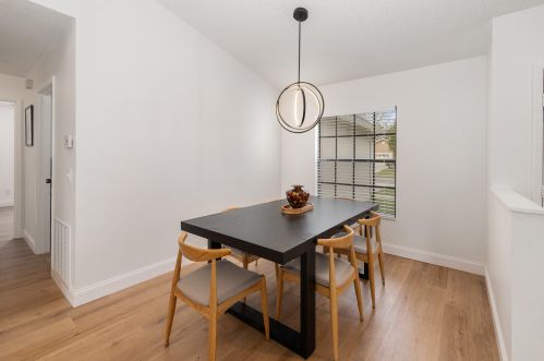 813 Cloyd Dairy Loop, Orlando FL  32825-7302 exterior