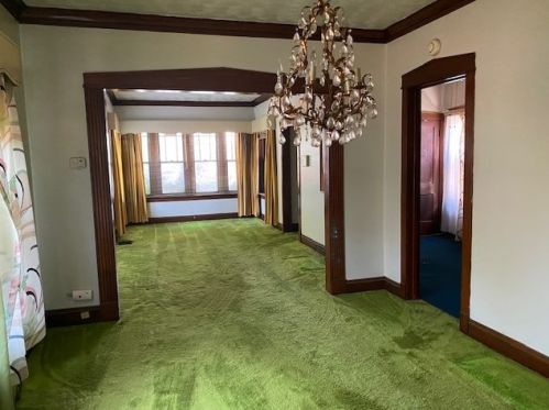 7819 King Dr, Chicago, IL 60619-2805