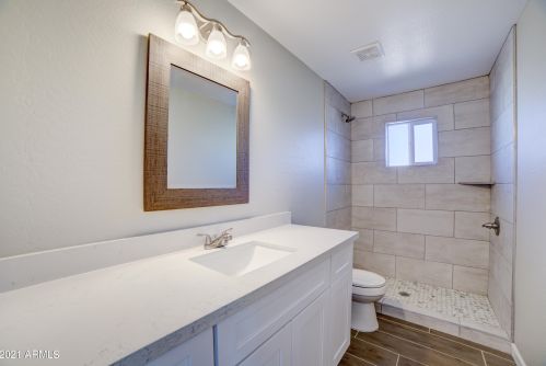 1942 Campo Bello Dr, Phoenix AZ 85032-2051 exterior