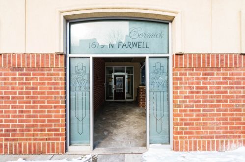 1619 Farwell Ave, Milwaukee WI  53202-1863 exterior