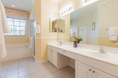 2037 Crestview Way, Naples FL 34119-3306 exterior