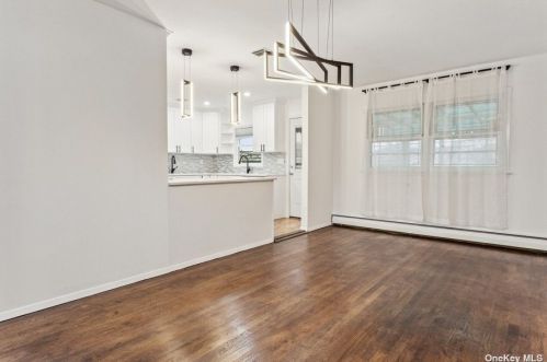 627 Flanders Dr, Valley Stream NY  11581-3012 exterior