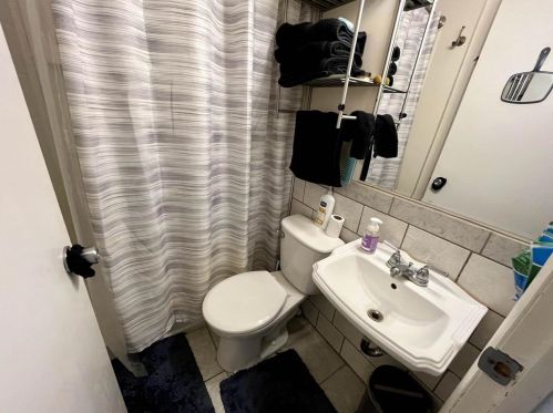 2133 Washington Ave, Madison WI 53704-5208 exterior