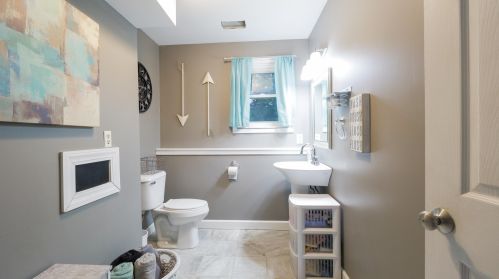 1666 Princess Ln, Meskegon MI 49445-1739 exterior