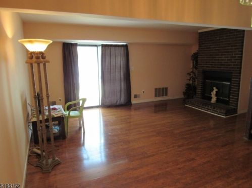 6 Driscoll Ct, New Brunswick NJ  08902-4159 exterior