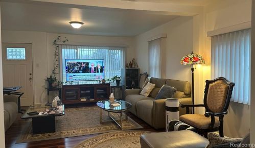 520 Auburn Rd, Rochester MI 48307-5302 exterior