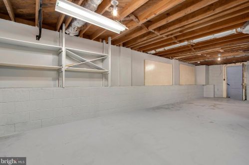 1805 Crawford Dr, Rockville MD 20851-1711 exterior