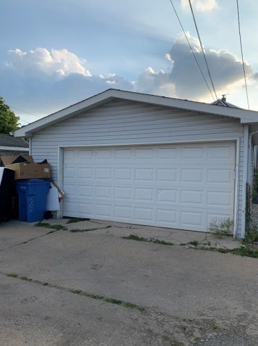 6423 Kostner Ave, Chicago IL 60652-3102 exterior