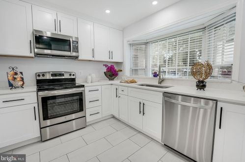 6386 Patience Ct, Alexandria VA 22315-3426 exterior